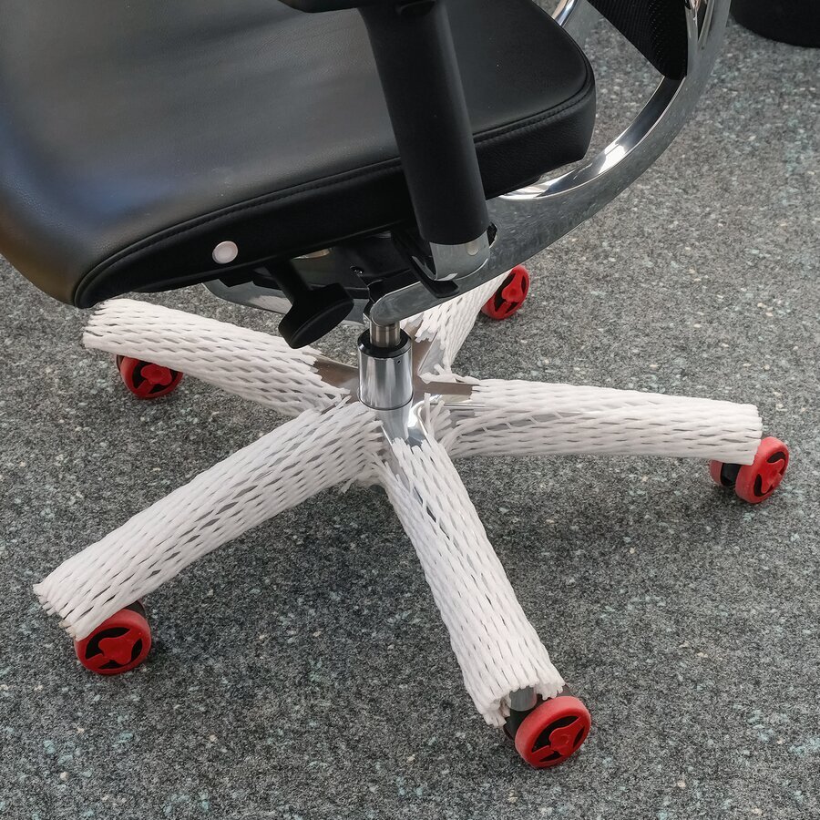 Der Schaumstoff haftet zuverlässig auf unterschiedlichsten Materialien, hält ohne zu verrutschen Der Schaumstoff haftet zuverlässig auf unterschiedlichsten Materialien, hält ohne zu verrutschen