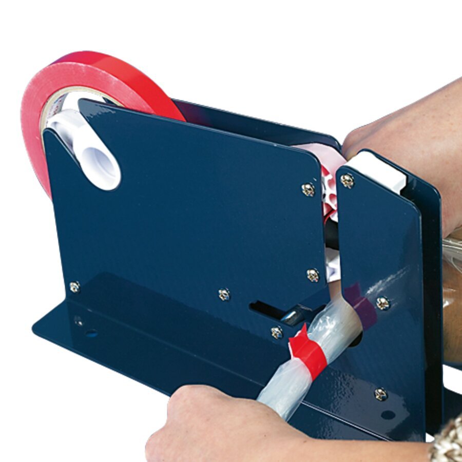 Mit nur einem einzigen Handgriff ist der Folienbeutel sicher verschlossen Mit nur einem einzigen Handgriff ist der Folienbeutel sicher verschlossen