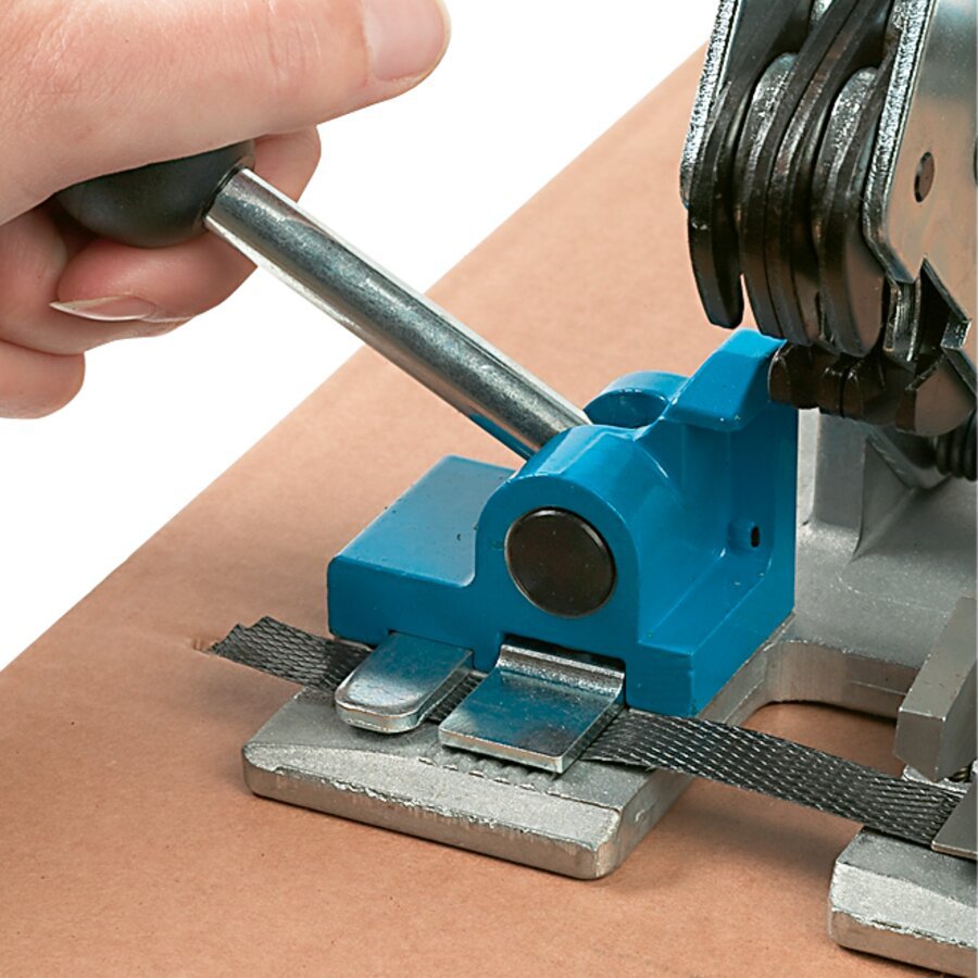 Band vorne festklemmen... Band vorne festklemmen...